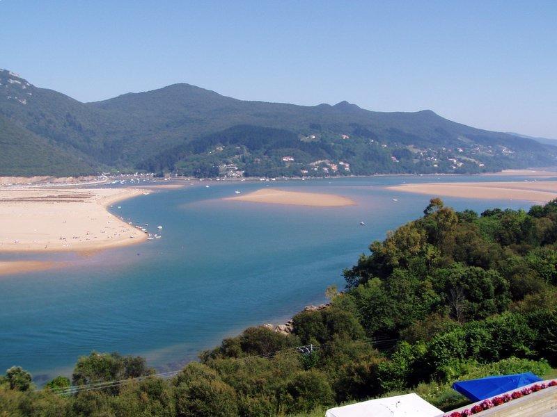 Апартаменты Andra Mari Portua Бермео Экстерьер фото
